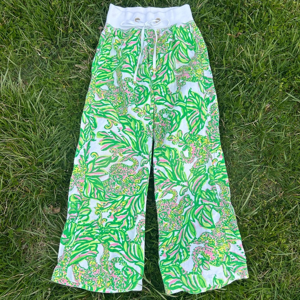 Lilly Pulitzer pants 🌴